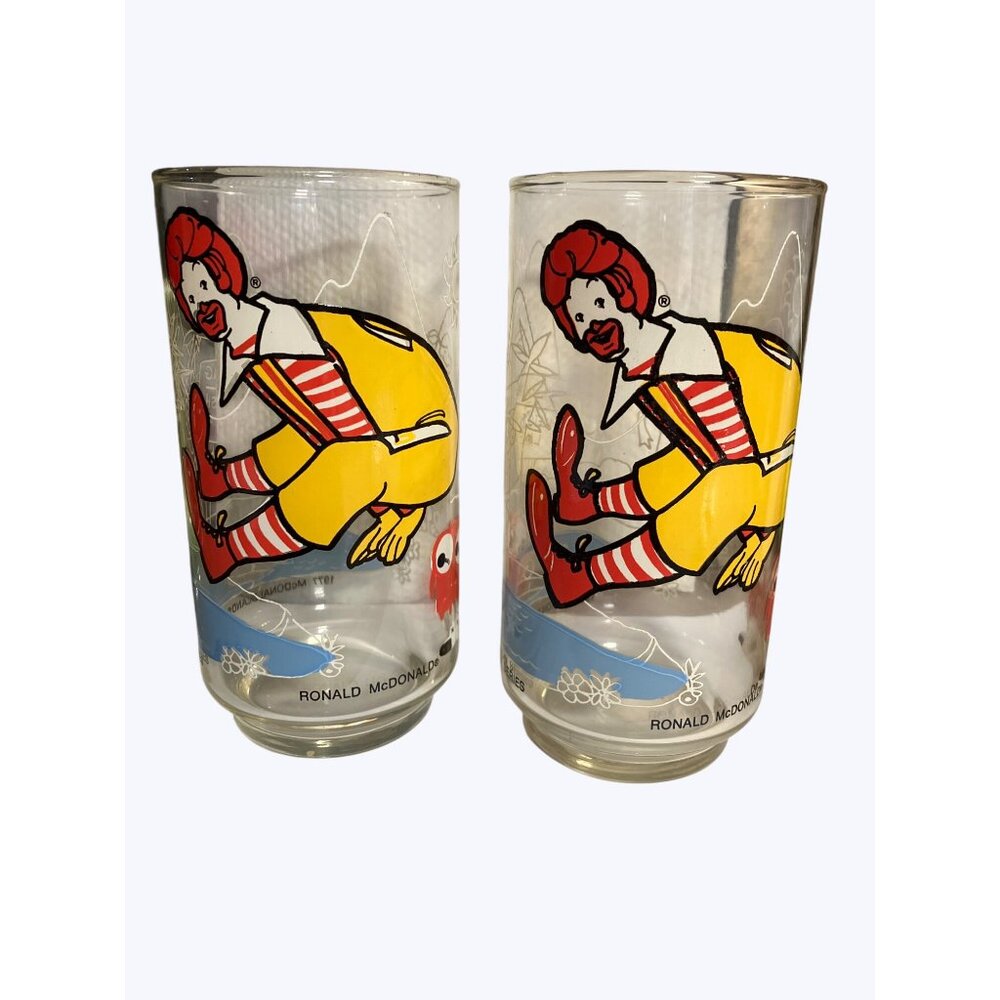 Vintage 1977 McDonalds Collectible Glass Set With Retro Ronald Mcdonald Graphic